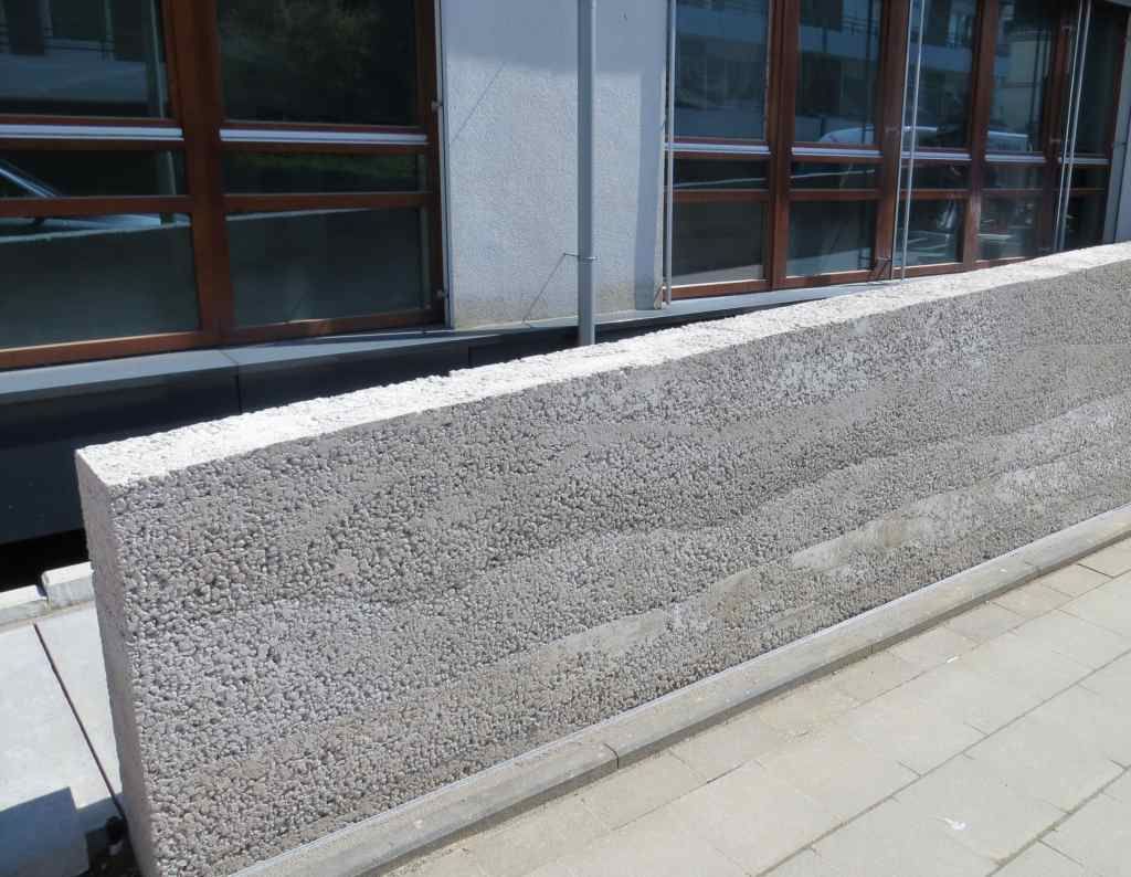 Erstellen einer Stampfbetonwand